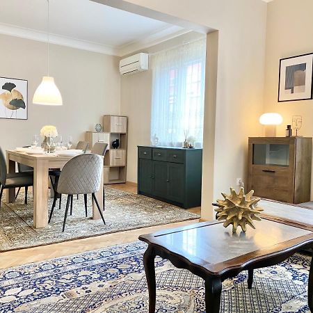 Top Centre Sofia Apartment For 6 Guests 외부 사진