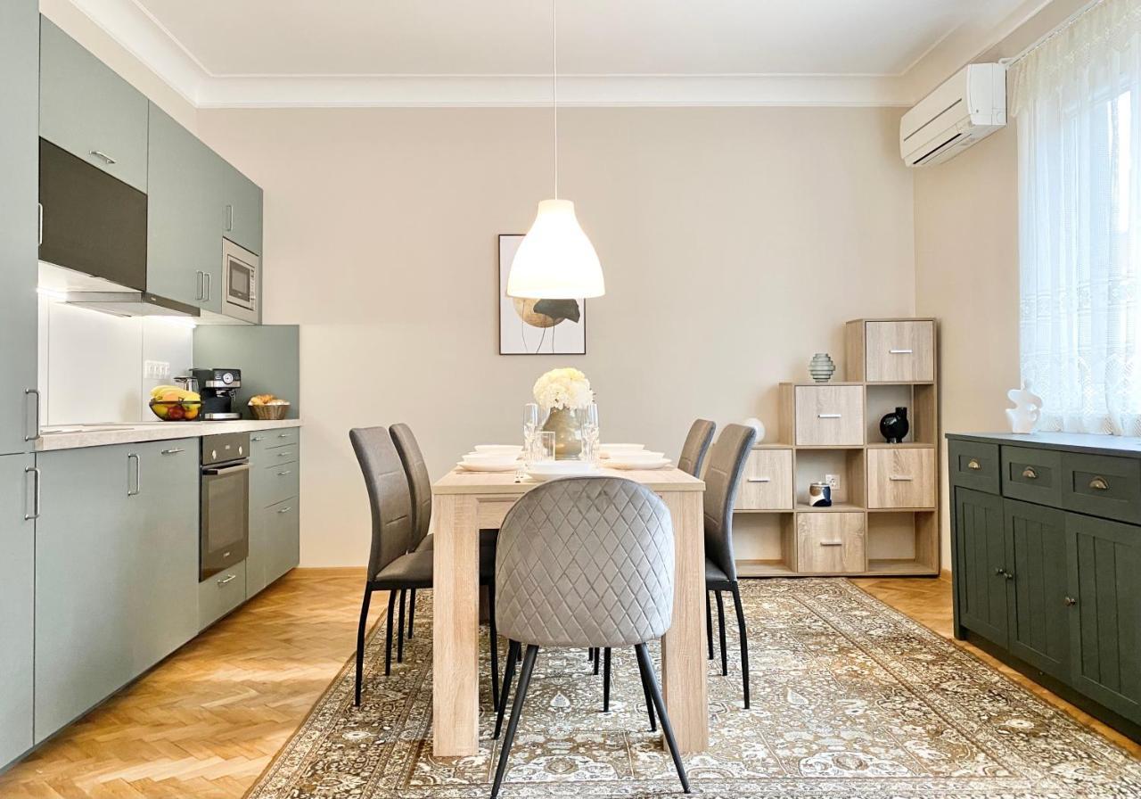 Top Centre Sofia Apartment For 6 Guests 외부 사진