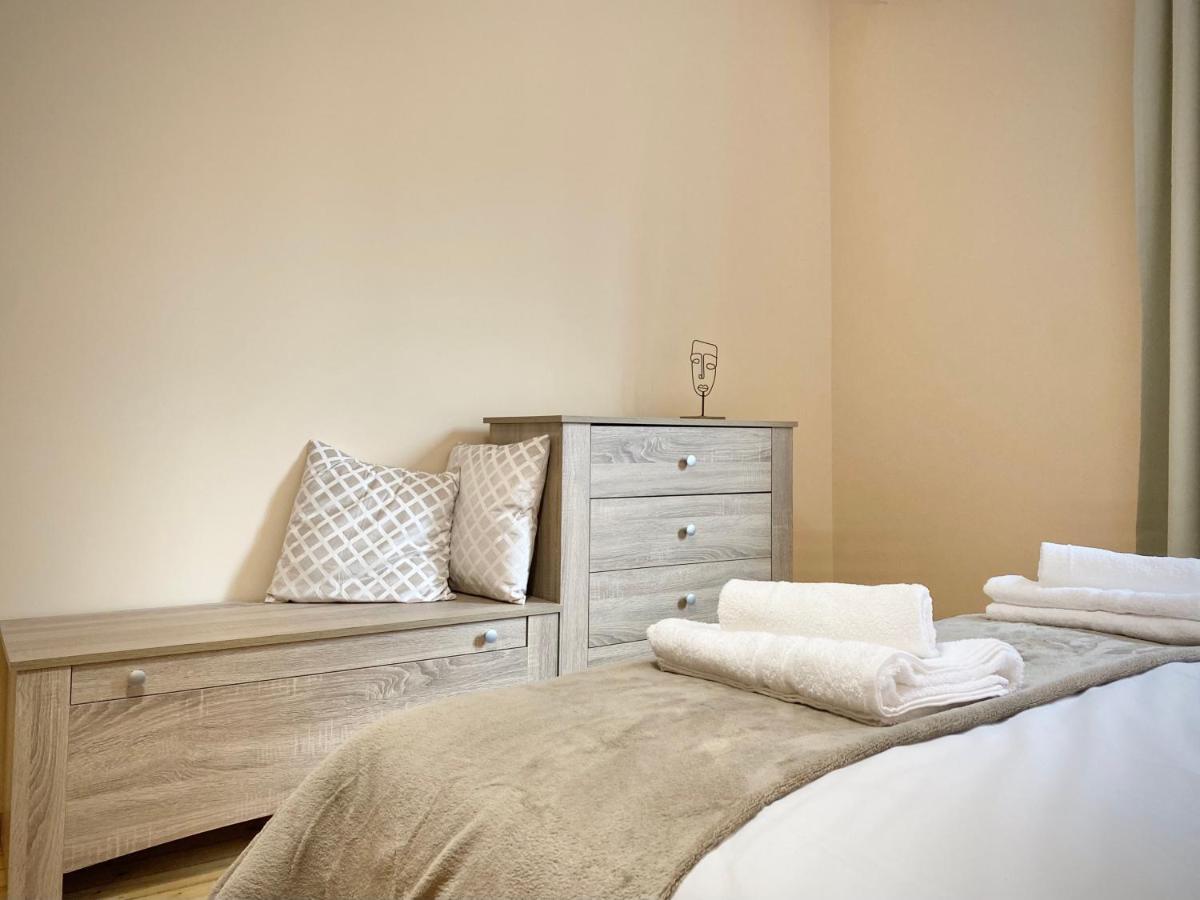 Top Centre Sofia Apartment For 6 Guests 외부 사진