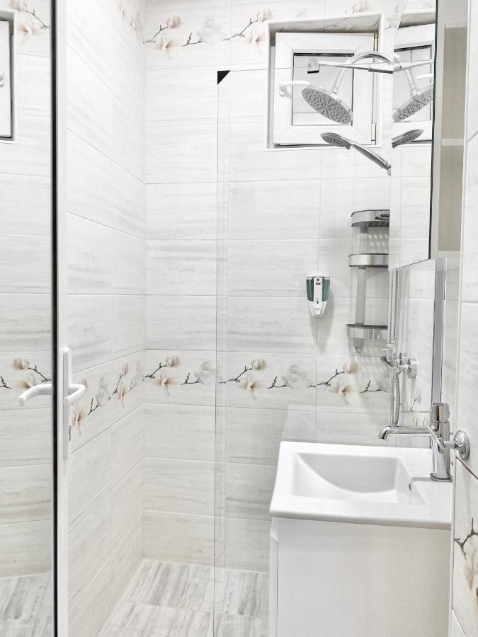 Top Centre Sofia Apartment For 6 Guests 외부 사진